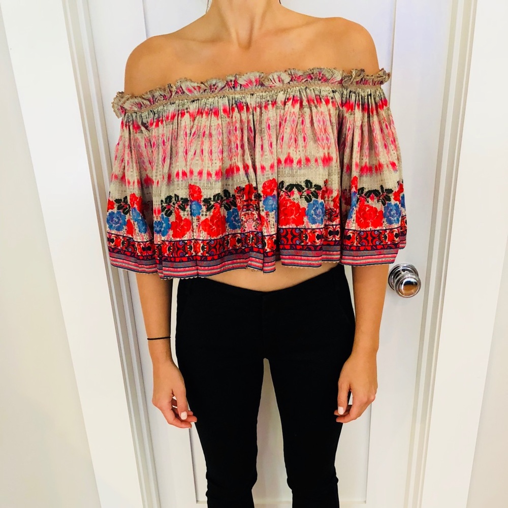Flirty, ruffly, strapless crop top from anthro